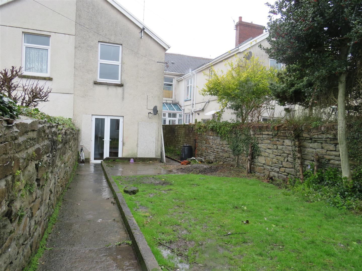 Old Road, Llanelli, Carms, SA15 3HW Property for Sale Willow